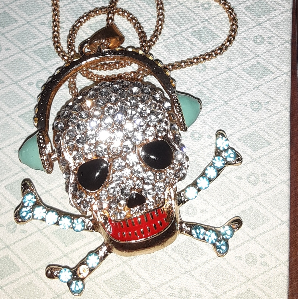 BETSEY JOHNSON JEWLERY